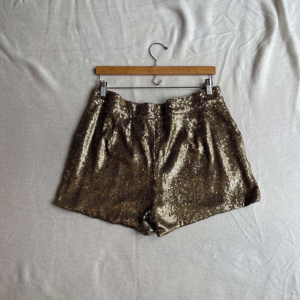 SEQUENCE SHORTS